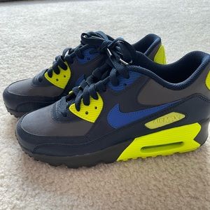 🏀 Nike Air Max - YOUTH